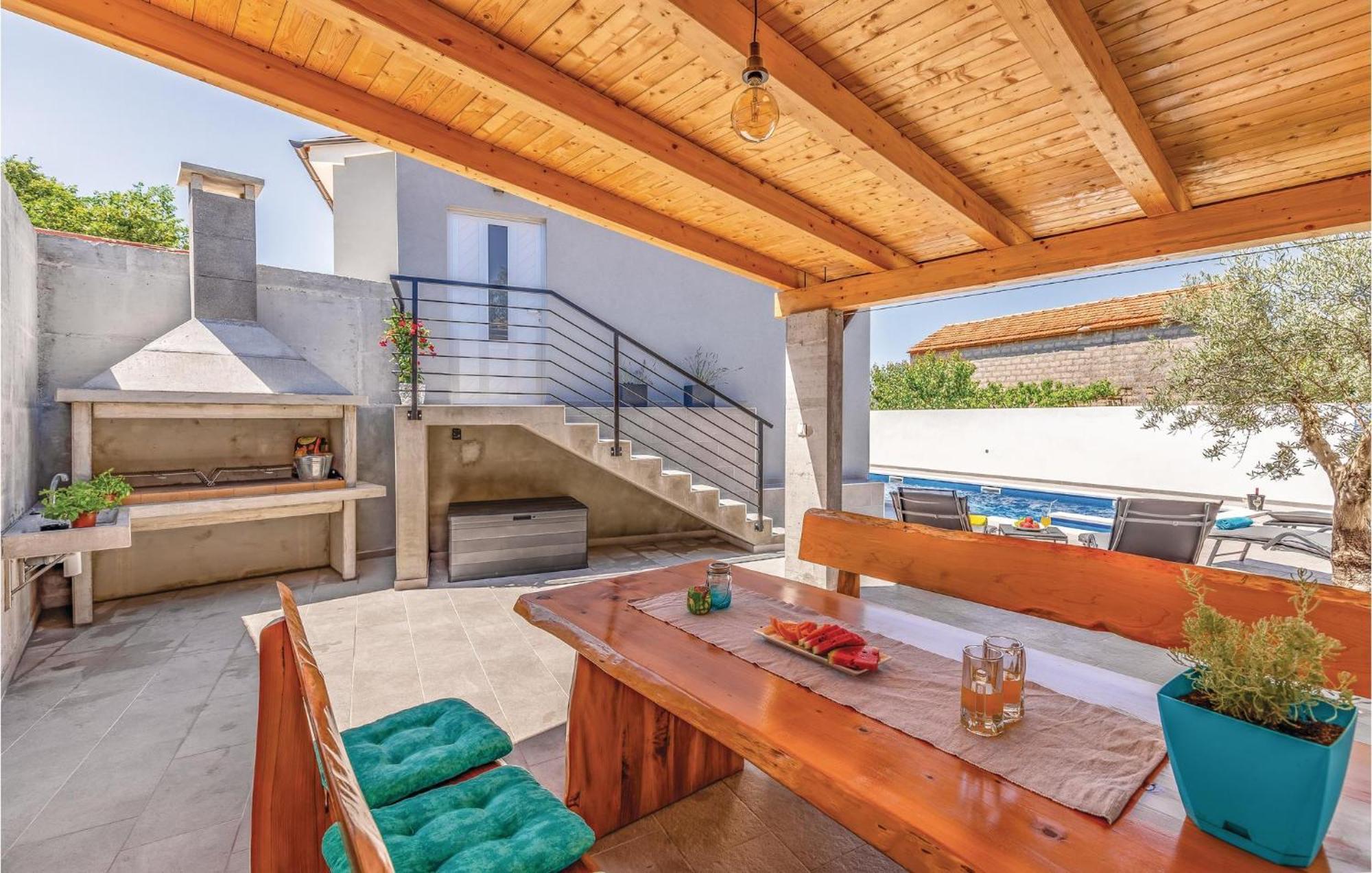 1 Bedroom Stunning Apartment In Pula Exteriér fotografie
